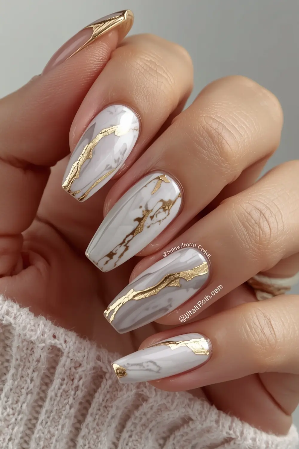 3. Molten Gold Chrome Marble