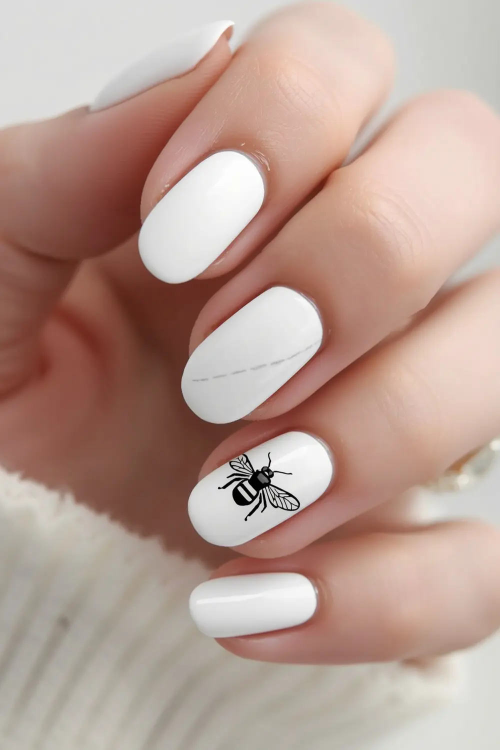 6. Minimalist Bee Linework