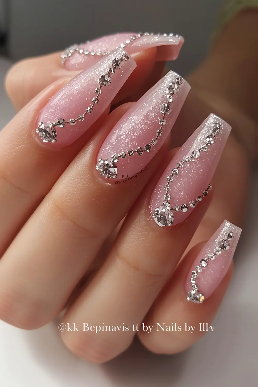 8. Sparkling Gradient & Crystal Vines