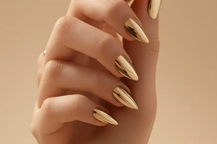 10 Gilded Glamour Gold Chrome Nail Designs: Your Ultimate Guide to a Fly Manicure