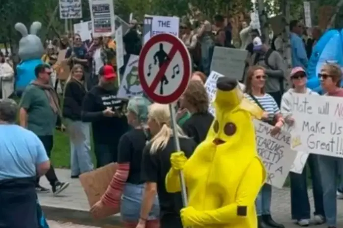 Wrong protest bro 😭🙏